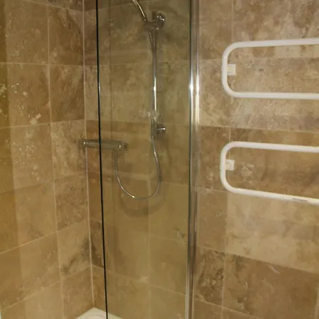 格鲁吉亚别墅和马厩酒店 4*